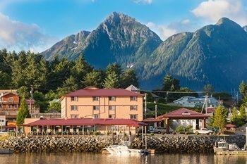 Totem Square Hotel And Marina Sitka Exterior photo
